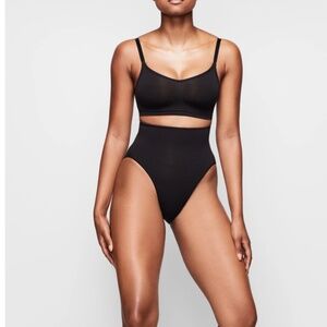 SKIMS Seamless Sculpt Bralette In Onyx Black Bra NWOT